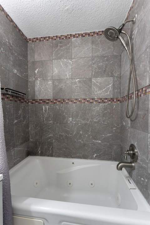 5017 Stolls Avenue, Tampa FL - photo 24 of 48