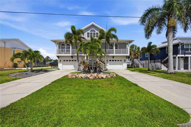 3 bedroom Single Family Residence at 10460 Marion Street, Palm Point, Englewood — photo 2
