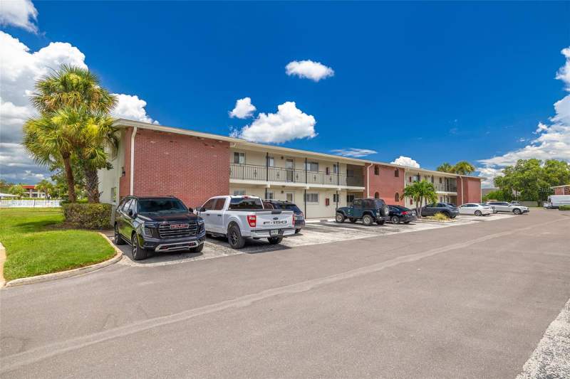 2 bedroom Condominium at 4550 Overlook Drive #152, Lake Overlook Apts, St Petersburg — photo 4