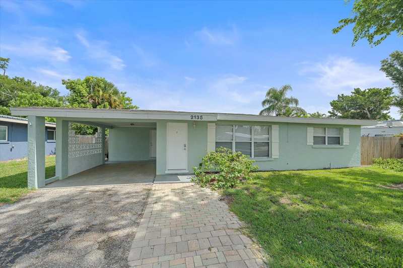 3 bedroom Single Family Residence at 2135 Lee Lane, Las Lomas De Sarasota, Sarasota — photo 1