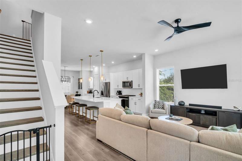 3 bedroom Townhouse at 2851 1st Avenue, Grand Central District Twnhms, St Petersburg — photo 2