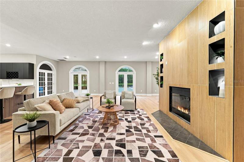 5 bedroom Single Family Residence at 1055 Edmiston Place, Markham Meadows, Longwood — photo 4