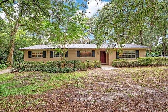 3 bedroom Single Family Residence at 560 N Lake Pleasant Road, Not In A Development, Apopka — photo 1