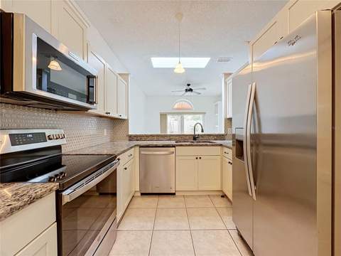 1047 Kelly Creek Circle, Oviedo FL - photo 11 of 59