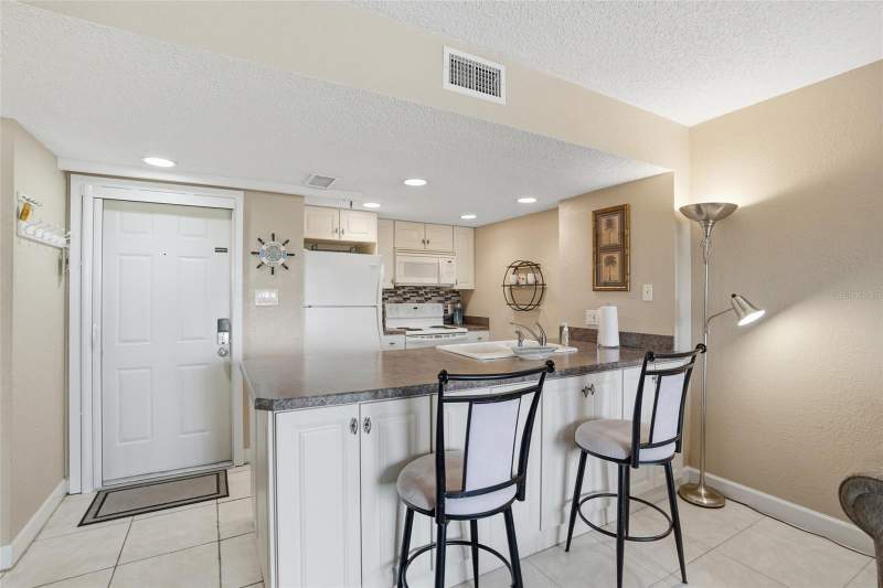 1 bedroom Condominium at 3170 Matecumbe Key Road #127, Keel Club Condo Or 1690 Pg 2613 Unit 127, Punta Gorda — photo 3