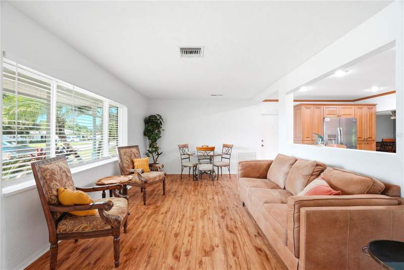 3 bedroom Single Family Residence at 5091 35th Terrace, Brentwood Heights, St Petersburg — photo 4