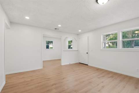 1016 W 8th Street, Sanford FL - photo 7 of 32