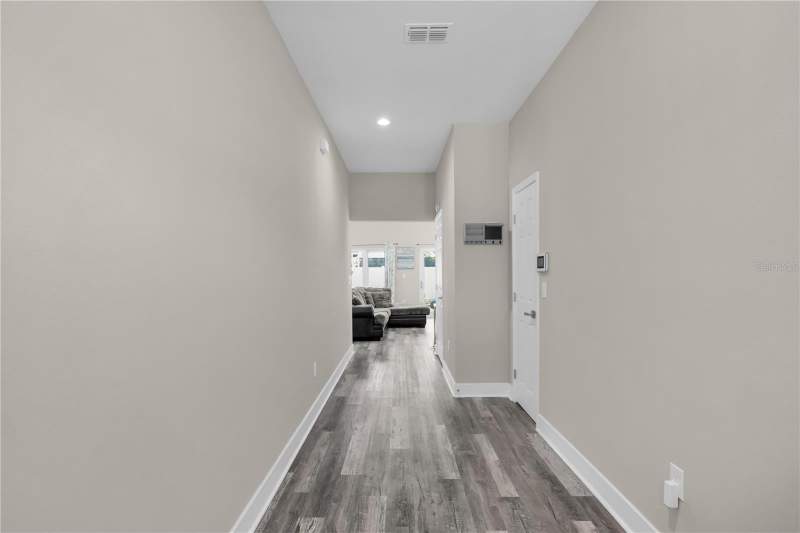 4 bedroom Single Family Residence at 2404 Cassell, Randalls Rev Map Of Blk, Tampa — photo 3