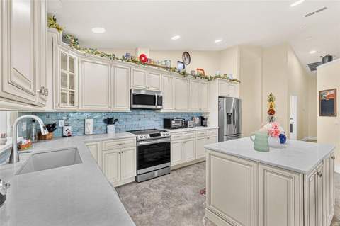 2868 Oconnell Drive, Kissimmee FL - photo 10 of 47