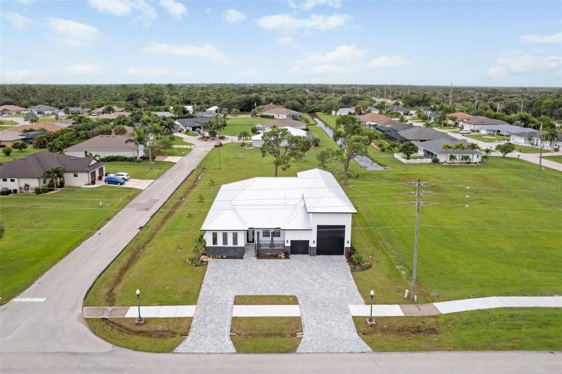3 bedroom Single Family Residence at 801 Royal Poinciana, Punta Gorda Isles Sec 18, Punta Gorda — photo 4