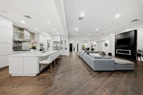 2711 W Trilby Avenue, home for sale on W Trilby Avenue