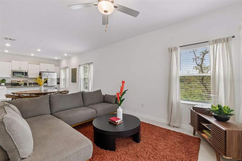 3 bedroom Townhouse at 873 Tennyson Mill Circle, Palm River Twnhms Pt Repl, Tampa — photo 5