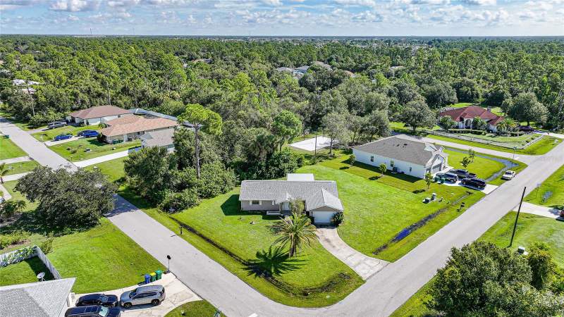 2 bedroom Single Family Residence at 2448 Staver Street, Port Charlotte Sec 020, Port Charlotte — photo 2