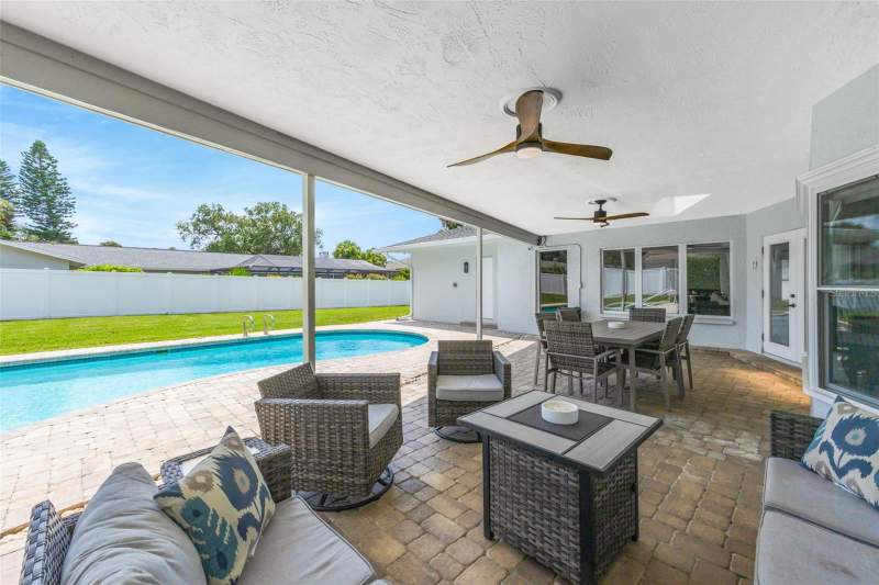6 bedroom Single Family Residence at 2339 KINGS POINT DRIVE, CARLTON ESTATES, LARGO — photo 3