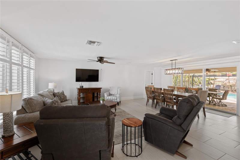 4 bedroom Single Family Residence at 5215 Pelican Boulevard, Cape Coral, Cape Coral — photo 5