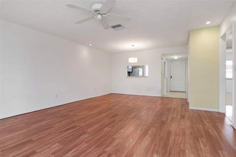 2569 Laurelwood Drive #11B, Clearwater FL - photo 18 of 38