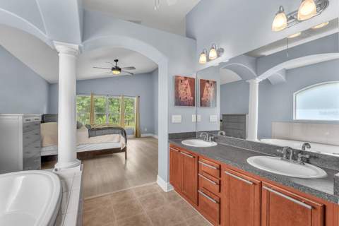 16405 Bridgewalk Drive, Lithia FL - photo 22 of 34