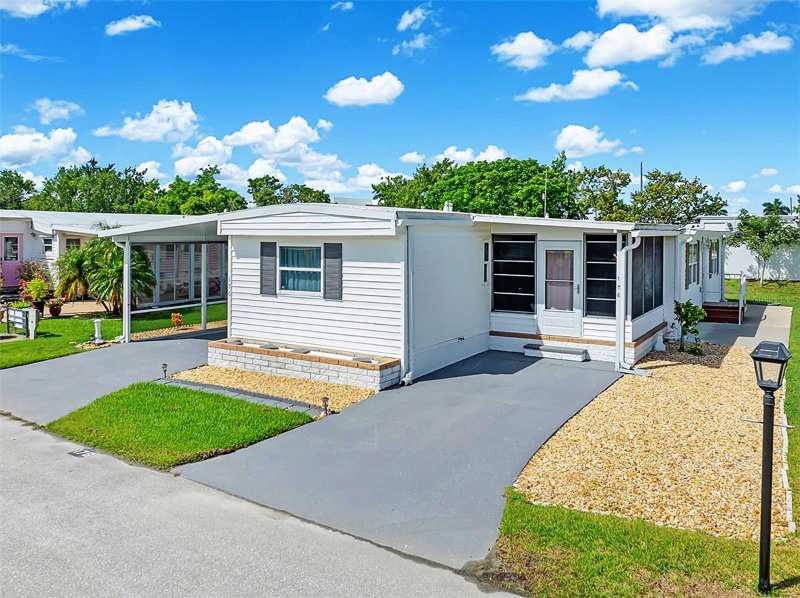 2 bedroom Manufactured Home at 176 W Manatee Loop, Alligator Park Coop, Punta Gorda — photo 1