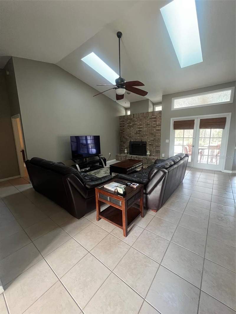 4 bedroom Single Family Residence at 1545 ANTOINETTE COURT, LAFAYETTE FOREST, OVIEDO — photo 3