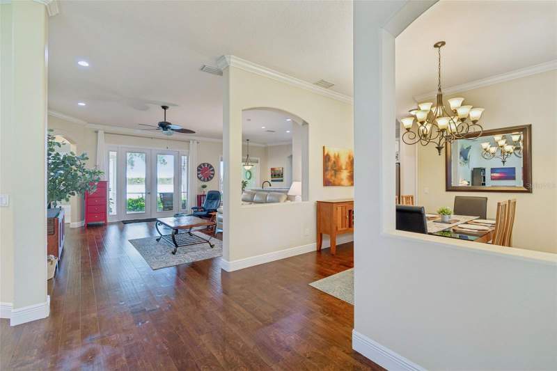 3 bedroom Single Family Residence at 10035 Remington Drive, Lake St Charles Unit 5, Riverview — photo 5