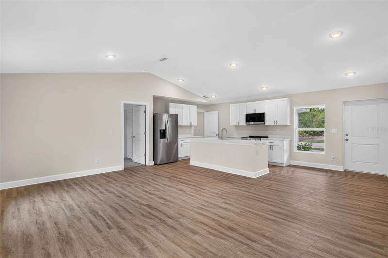 3 bedroom Single Family Residence at 23477 Branch Avenue, Port Charlotte Sec 013, Port Charlotte — photo 4