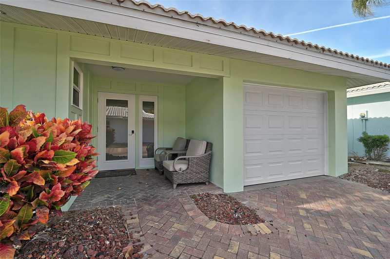 2 bedroom Villa at 6308 Midnight Pass Road #6, Crescent Arms, Sarasota — photo 1