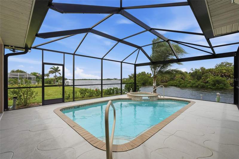 3 bedroom Single Family Residence at 470 Spring Lake Boulevard, Port Charlotte Sec 010, Port Charlotte — photo 3