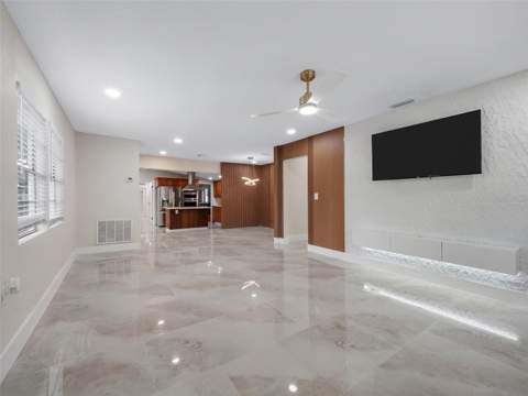6801 N Clearview Avenue, Tampa FL - photo 6 of 6