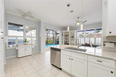 4735 Spinnaker Drive, Bradenton FL - photo 8 of 47