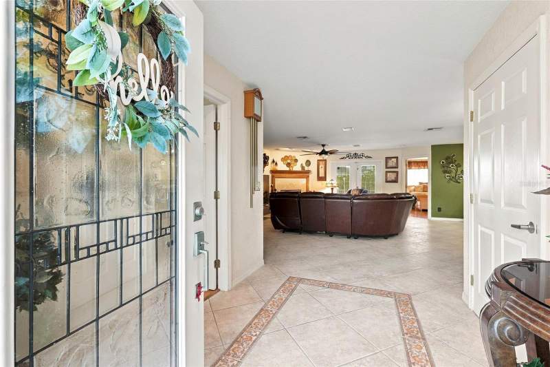 4 bedroom Single Family Residence at 9606 62nd Avenue, Carriage Bay Unit Two, St Petersburg — photo 4