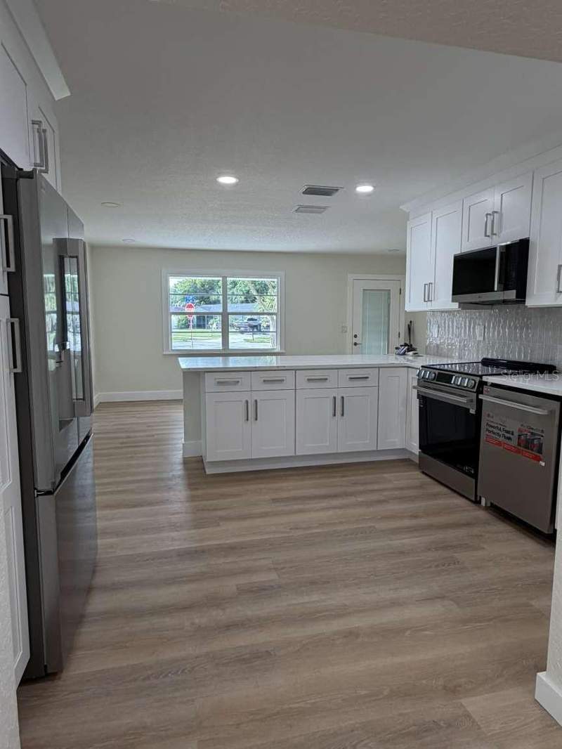 3 bedroom Single Family Residence at 7781 67th Way, Fairlawn Park, Pinellas Park — photo 4