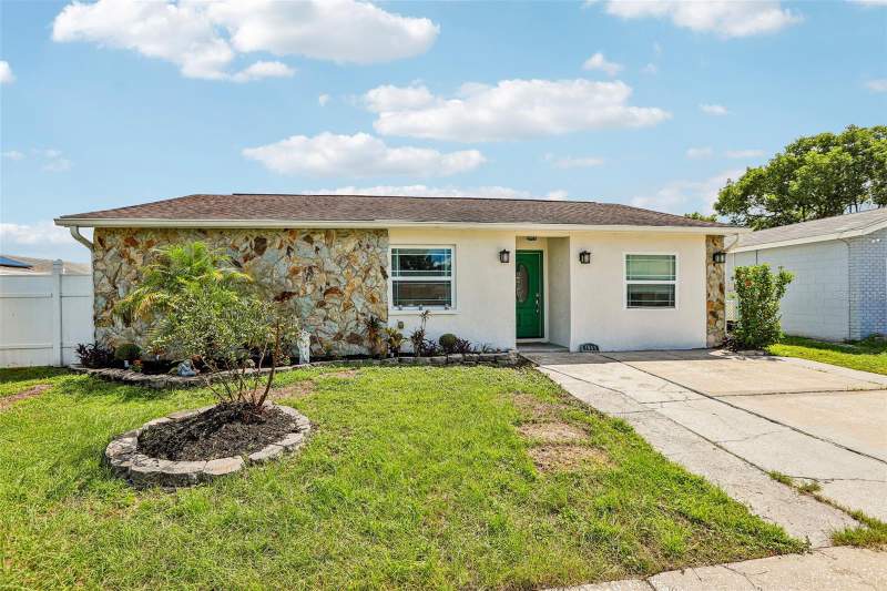 4 bedroom Single Family Residence at 1009 Coolwood Place, Heather Lakes Unit 03, Brandon — photo 2