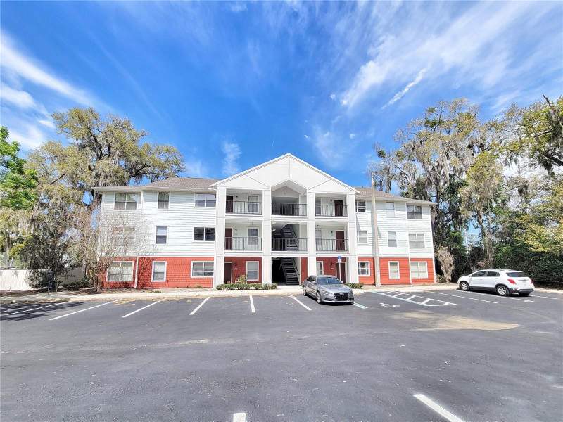 3 bedroom Condominium at 2360 SW Archer Road #505, Campus Edge Condo, Gainesville — photo 3