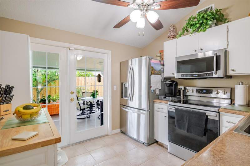 3 bedroom Single Family Residence at 10118 Hunters Point Court, Timberlane Sub Unit 3B, Tampa — photo 5