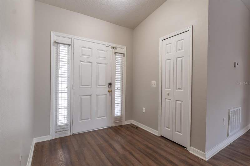 3 bedroom Single Family Residence at 10917 Banyan Wood Way, South Fork Unit 3, Riverview — photo 5