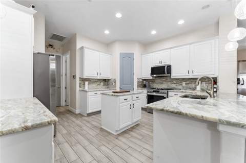2770 Swoop Circle, Kissimmee FL - photo 7 of 39
