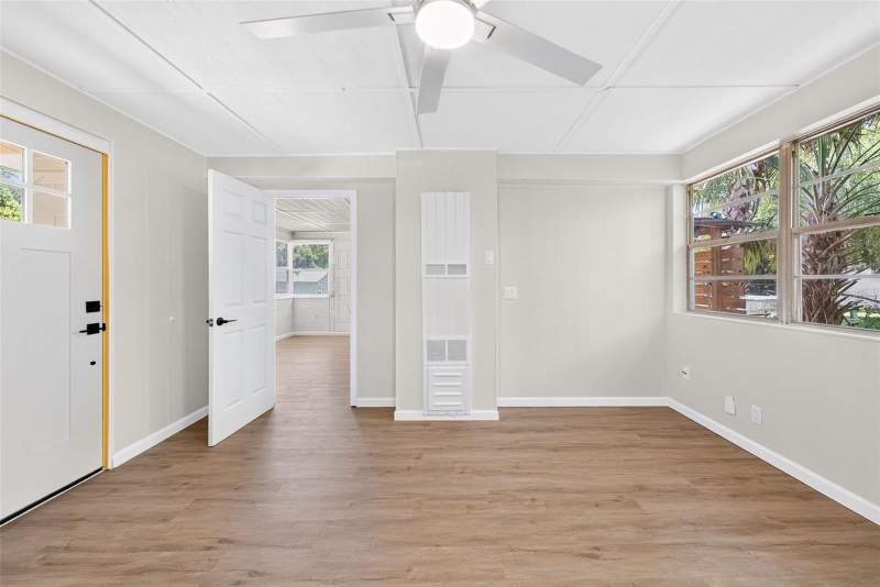 2 bedroom Single Family Residence at 1202 E Caroline Street, Tavares Minnetonka, Tavares — photo 3