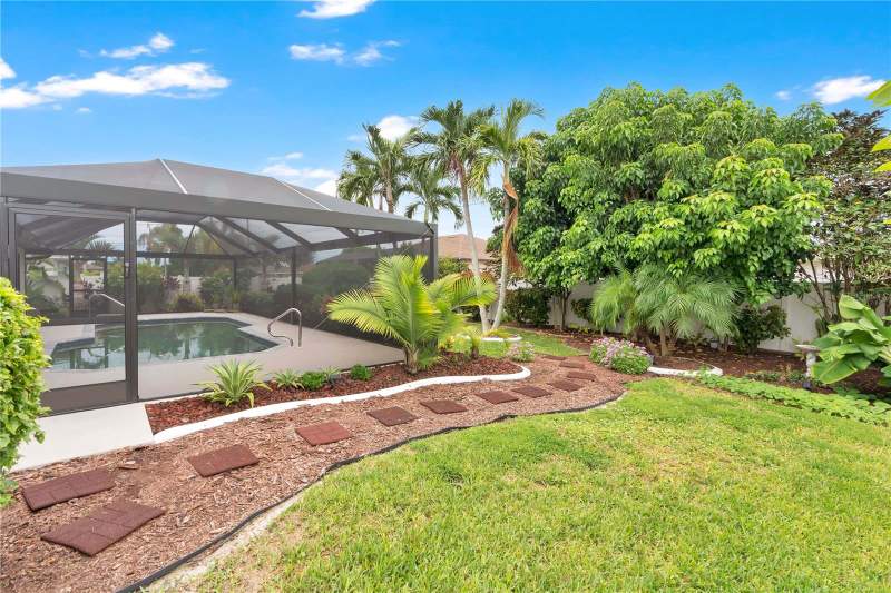 3 bedroom Single Family Residence at 3926 SW 1st Avenue, Cape Coral, Cape Coral — photo 5