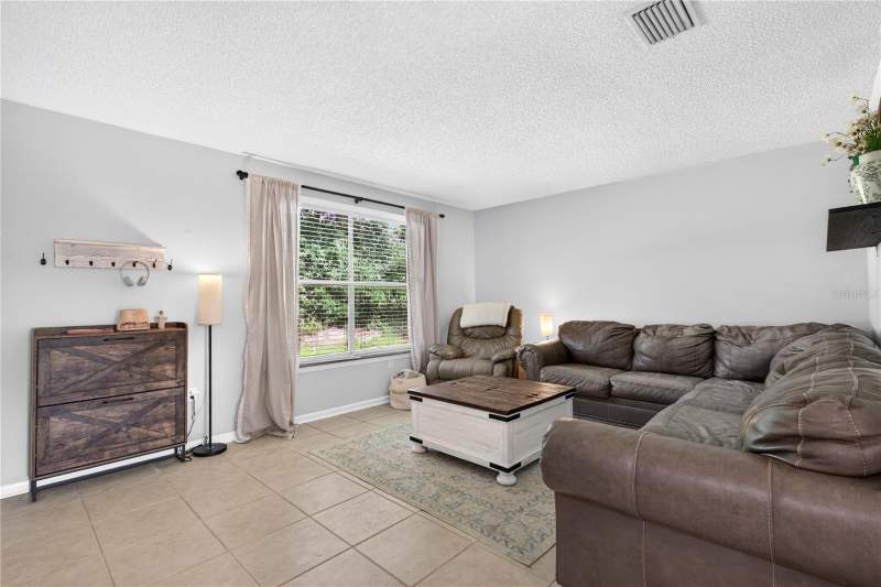3 bedroom Single Family Residence at 30832 RIDGEVIEW AVENUE, MT PLYMOUTH SECOND ADD, MOUNT PLYMOUTH — photo 5