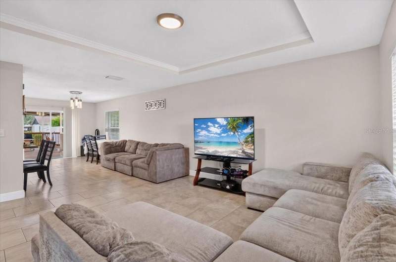 3 bedroom Single Family Residence at 1607 E Linebaugh Avenue, Tampa Overlook, Tampa — photo 4