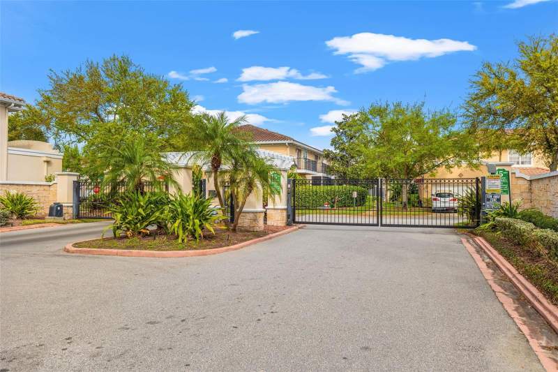 3 bedroom Townhouse at 184 Valencia Circle, Villas Of Carillon, St Petersburg — photo 5