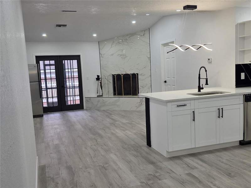 5 bedroom Single Family Residence at 5044 Roanoke Drive, Colonial Oaks, Holiday — photo 3