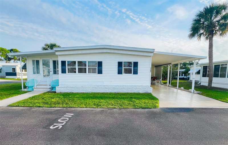 2 bedroom Mobile Home at 2282 Piazza Drive #117, Venetian Estates, Sarasota — photo 1