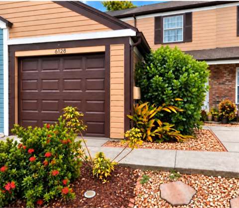 6128 Oak Cluster Circle, home for sale in Tampa 33634