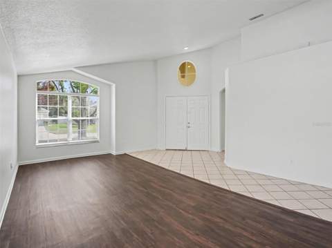 2609 Meadow Oaks Loop, Clermont FL - photo 11 of 17