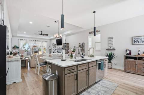 9013 Mississippi Run, Weeki Wachee FL - photo 13 of 99