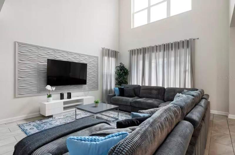 5 bedroom Single Family Residence at 2787 Punctuation Place, Cove At Storey Lake III, Kissimmee — photo 3