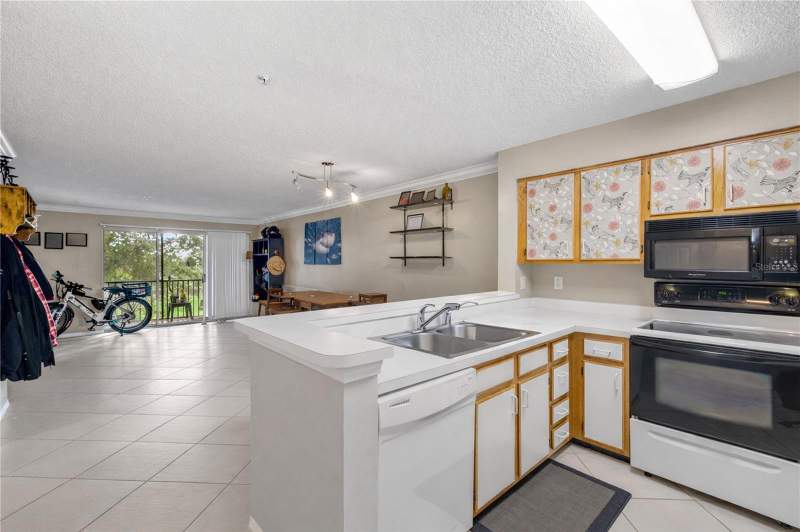 2 bedroom Condominium at 2400 Feather Sound Drive #425, Audubon Condo At Feather Sound, Clearwater — photo 4