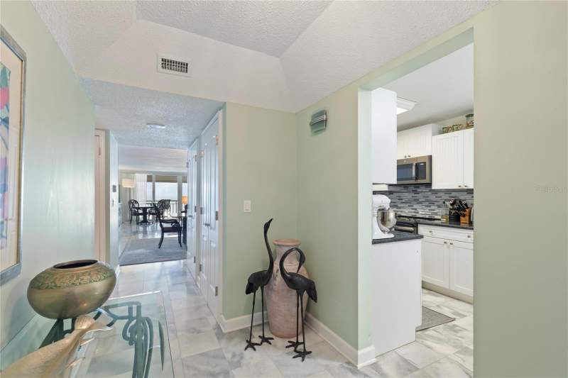 3 bedroom Condominium at 2900 GULF BOULEVARD #201, SERENO DEL SOL CONDO, BELLEAIR BEACH — photo 4