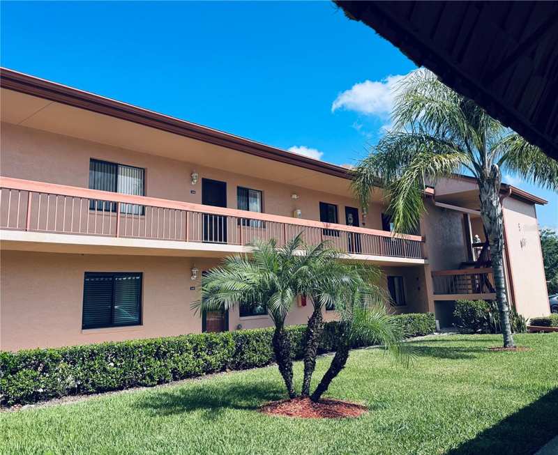 2 bedroom Condominium at 106 Lakeside Court, East Lake Woodlands Condo, Oldsmar — photo 1